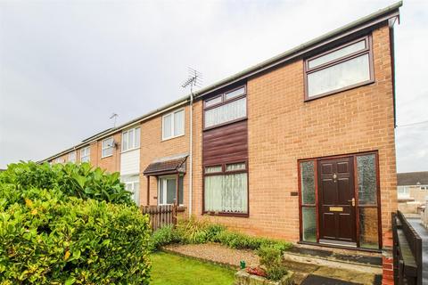 3 bedroom townhouse for sale, Esther Grove, Wakefield WF2