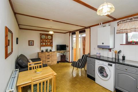 117 Esther Grove, Wakefield, WF2 8EU