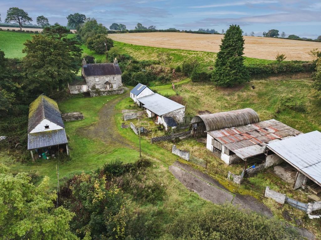 LlanfihangelArArth, Pencader, SA39 4 bed property with land for sale