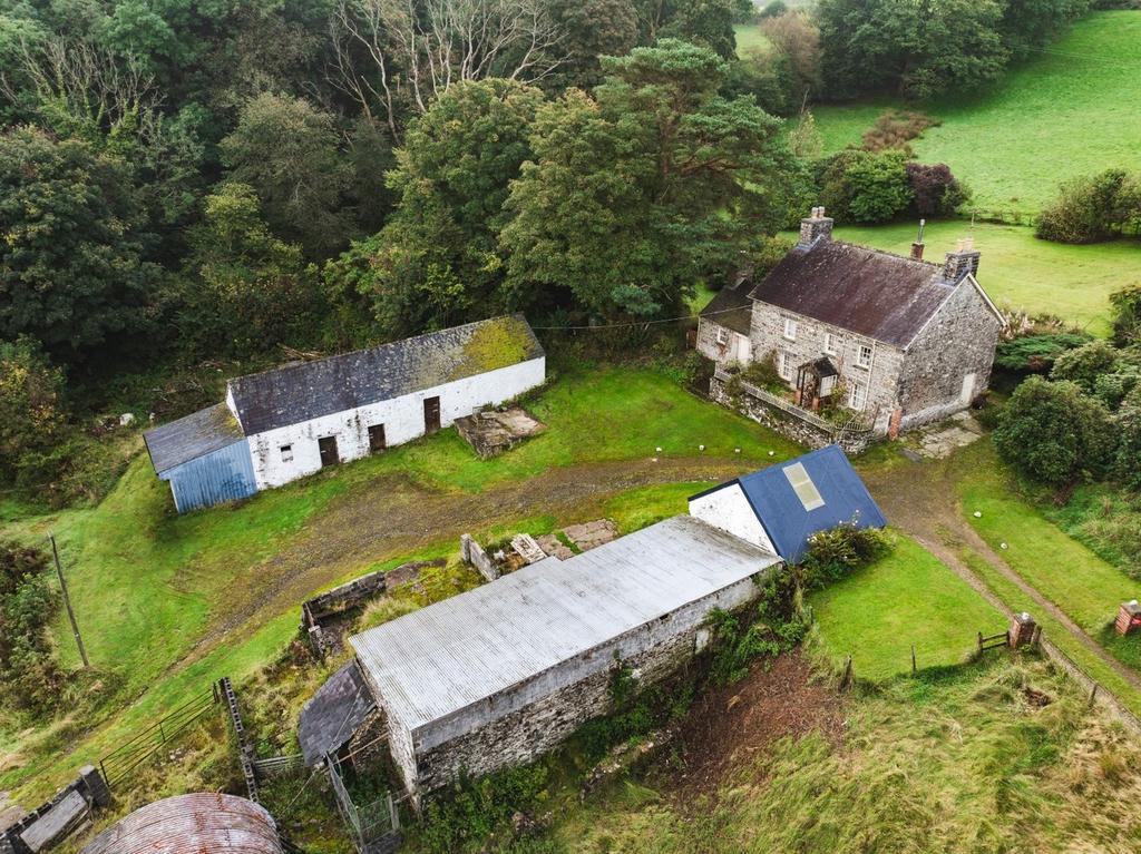 LlanfihangelArArth, Pencader, SA39 4 bed property with land for sale