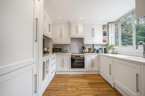 4 Sanderstead Close, London, SW12 0AQ
