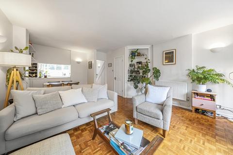 4 Sanderstead Close, London, SW12 0AQ