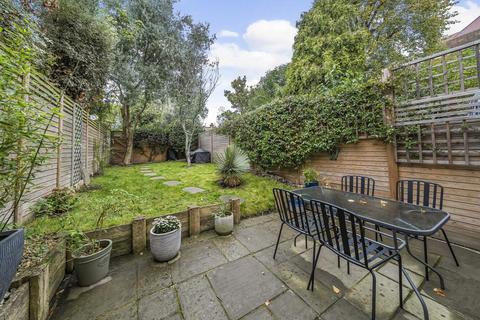 4 Sanderstead Close, London, SW12 0AQ