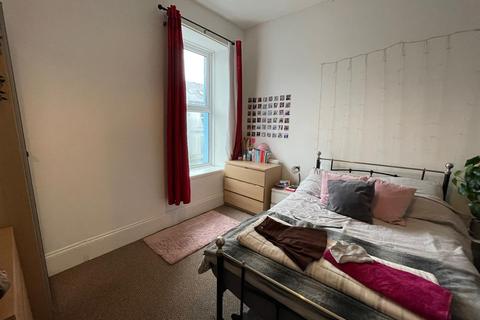 3 bedroom flat to rent, Hill Park Crescent, Flat 2, Plymouth PL4