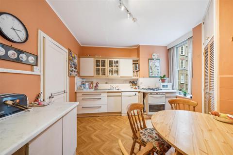 4 bedroom flat for sale, North End House, Fitzjames Avenue, London, W14