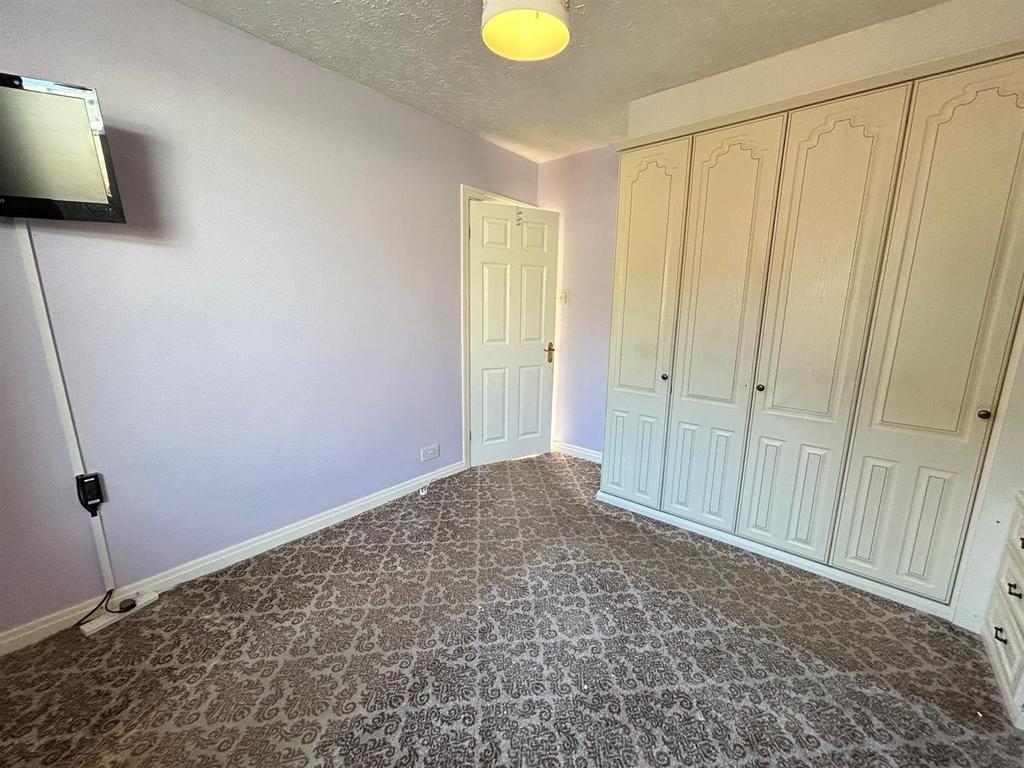 Bedroom 1b.jpg