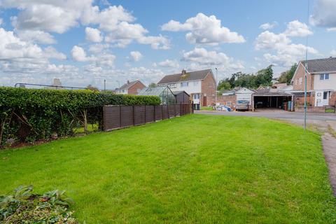 3 bedroom semi-detached house for sale, Blagdon Close, Crediton, EX17