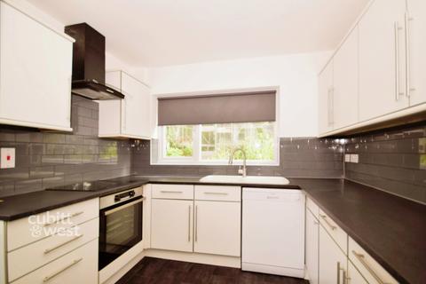 3 bedroom detached house to rent, Bromley Avenue Bromley BR1