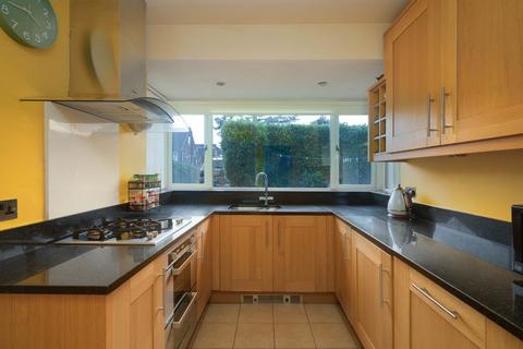 11 Dean Park Drive, Drighlington, Bradford, BD11 1AL