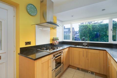 11 Dean Park Drive, Drighlington, Bradford, BD11 1AL