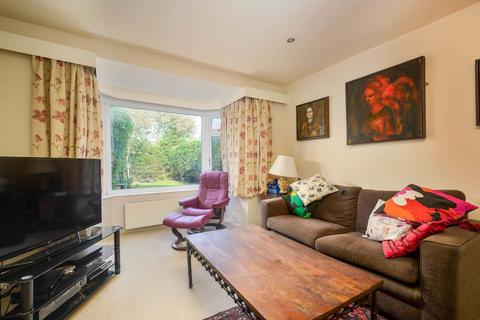 11 Dean Park Drive, Drighlington, Bradford, BD11 1AL