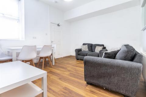 4 bedroom flat to rent, Hazelwood Avenue, Jesmond