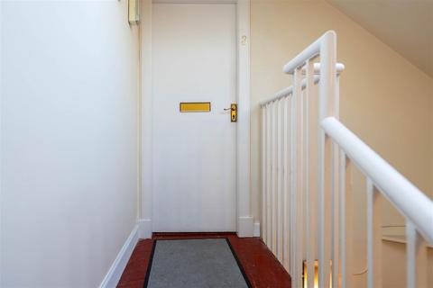 3 bedroom flat for sale, Kirkgate, Perth