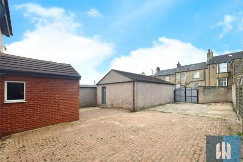 4 bedroom detached house to rent, Mountjoy Road, Edgerton, Huddersfield, HD1