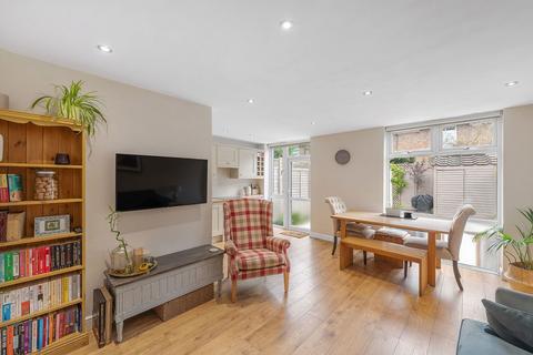 413 Garratt Lane, London, SW18 4SL