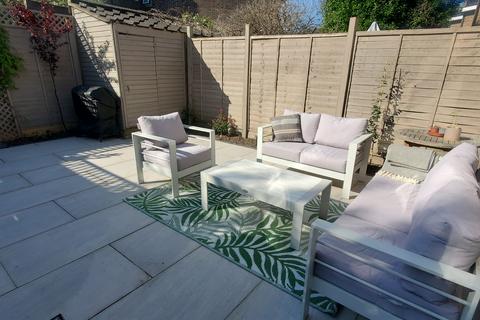 413 Garratt Lane, London, SW18 4SL