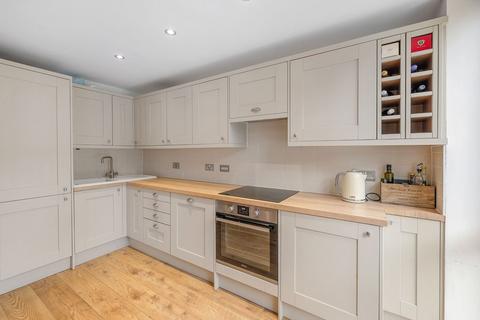 413 Garratt Lane, London, SW18 4SL