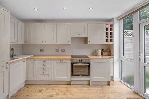 413 Garratt Lane, London, SW18 4SL
