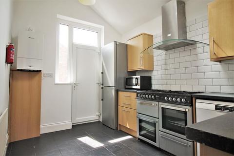 4 bedroom apartment to rent, Osborne Road, Jesmond