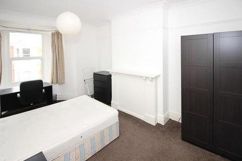 3 bedroom flat to rent, £130pppw - Ashleigh Grove, Jesmond, Newcastle Upon Tyne