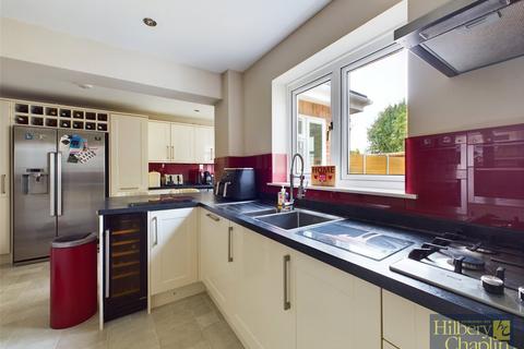 4 bedroom semi-detached house for sale, Middle Road, Ingrave, Brentwood, Essex, CM13