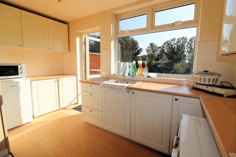 2 bedroom bungalow for sale, Eversley Avenue, Barnehurst, Kent, DA7