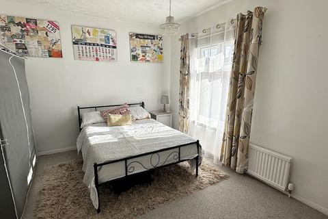 55 Abbey Road, Northampton, NN4 8EY