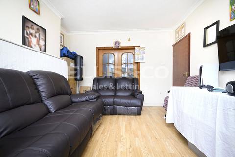 3 bedroom terraced house for sale, Chelsea Close, Middlesex HA8