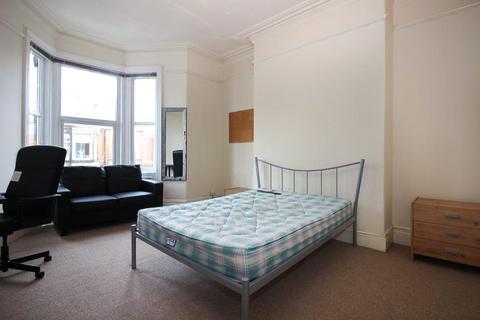 3 bedroom flat to rent, £130pppw - Oakland Road, Jesmond, Newcastle Upon Tyne