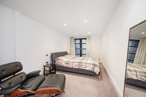 2 bedroom flat for sale, Hatton Place, Farringdon, London, EC1N