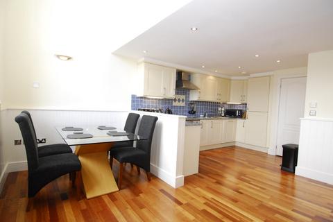 3 bedroom house share to rent, 20 Regent street, Flat 35