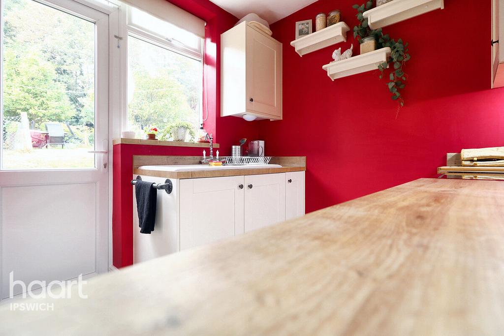 Maidenhall Approach, Ipswich 2 bed apartment for sale £160,000