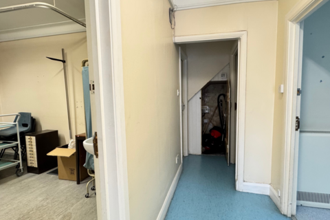 Industrial unit to rent, Spur Road, London N15