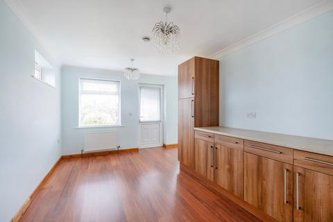 6 Conrad Close, Lowestoft, NR33 8QA