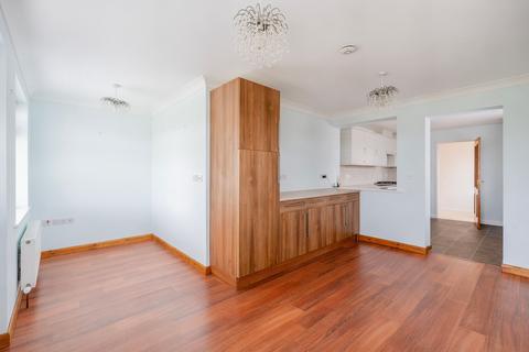 6 Conrad Close, Lowestoft, NR33 8QA