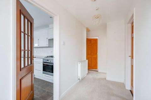 6 Conrad Close, Lowestoft, NR33 8QA