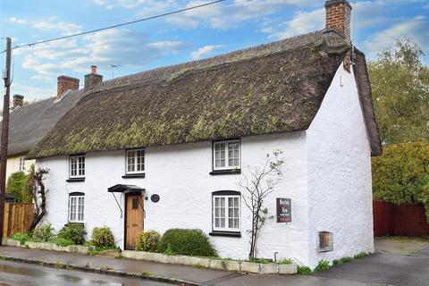 3 bedroom cottage for sale, Blandford Road, Shillingstone