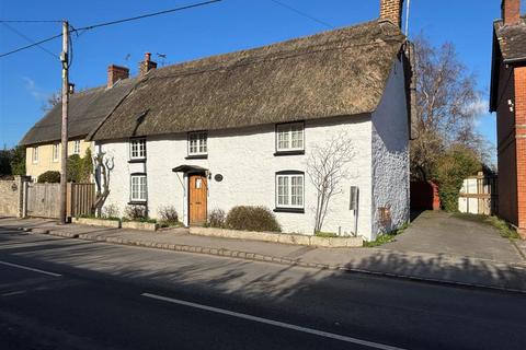 3 bedroom cottage for sale, Blandford Road, Shillingstone