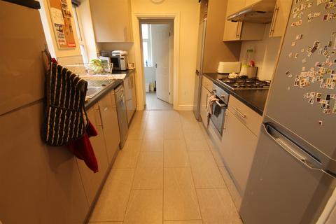 5 bedroom maisonette to rent, Bayswater Road, Jesmond, Newcastle Upon Tyne