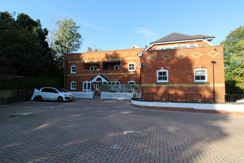 2 bedroom flat to rent, Cavendish Place, Farnham GU10