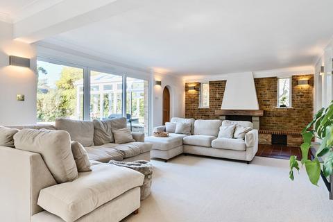 1 Old Westhall Close, Warlingham, CR6 9HR