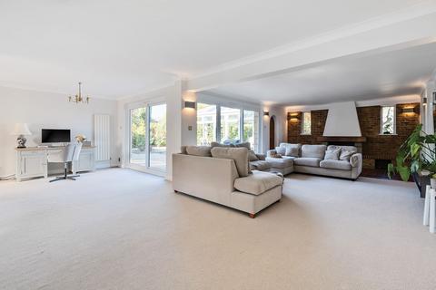 1 Old Westhall Close, Warlingham, CR6 9HR