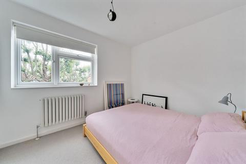 1 Rycott Path, London, SE22 0AA