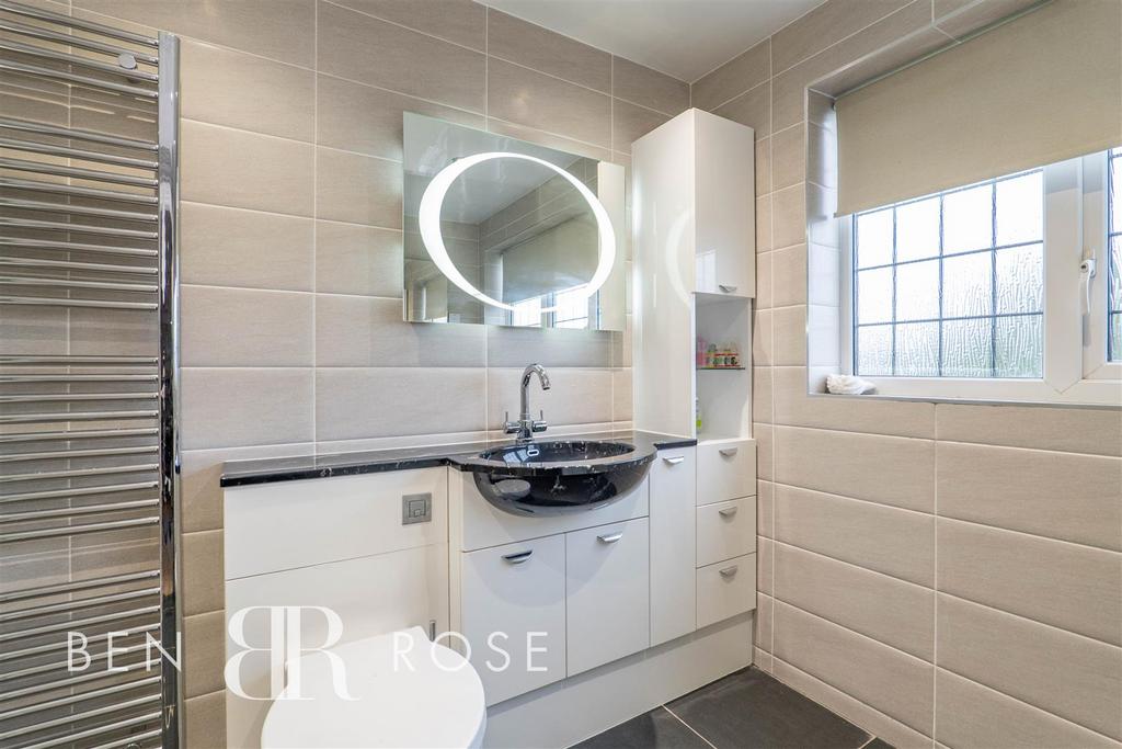 Master Ensuite