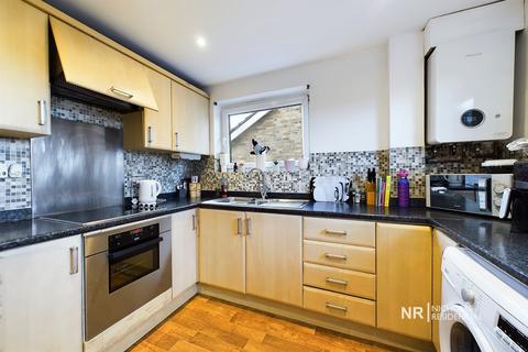 2 bedroom maisonette for sale, West Ewell KT19