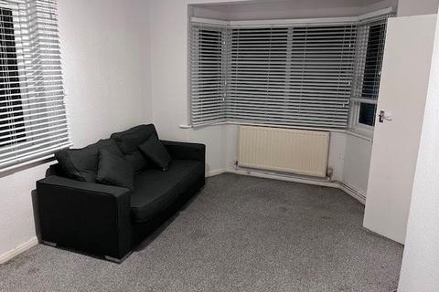 3 bedroom flat to rent, Abercorn Road, Mill Hill NW7