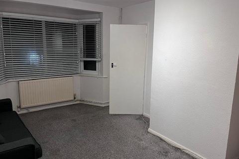 3 bedroom flat to rent, Abercorn Road, Mill Hill NW7