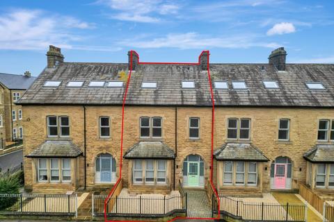 5 bedroom townhouse for sale, Richmond Terrace, Leeds LS20