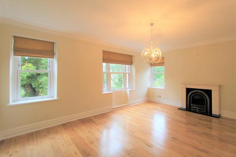 3 bedroom apartment to rent, Albert Crescent , Penarth  CF64