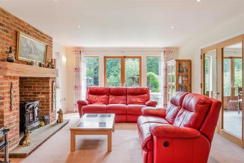 4 bedroom detached house for sale, 14 Epsom Lane South, Tadworth